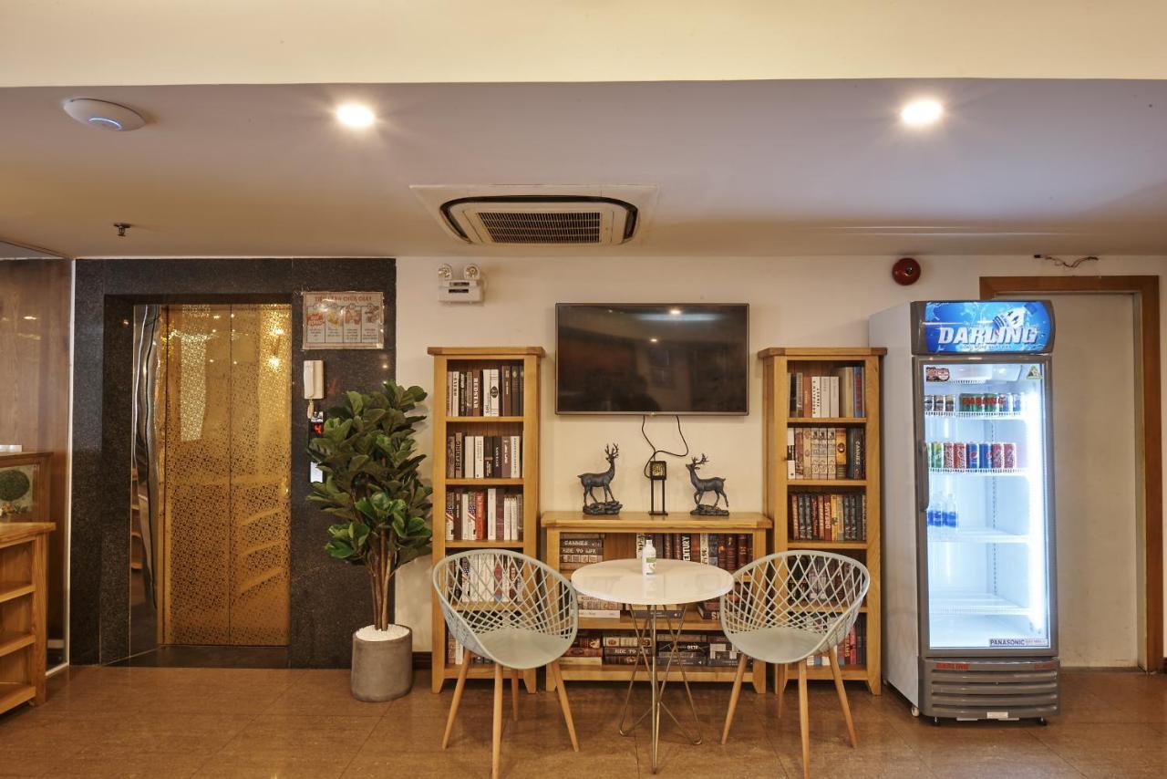 Sai Gon'S Book Hotel - The Airport Front Ho Şi Min Dış mekan fotoğraf